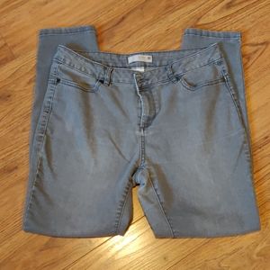 EUC Grey skinny jeans